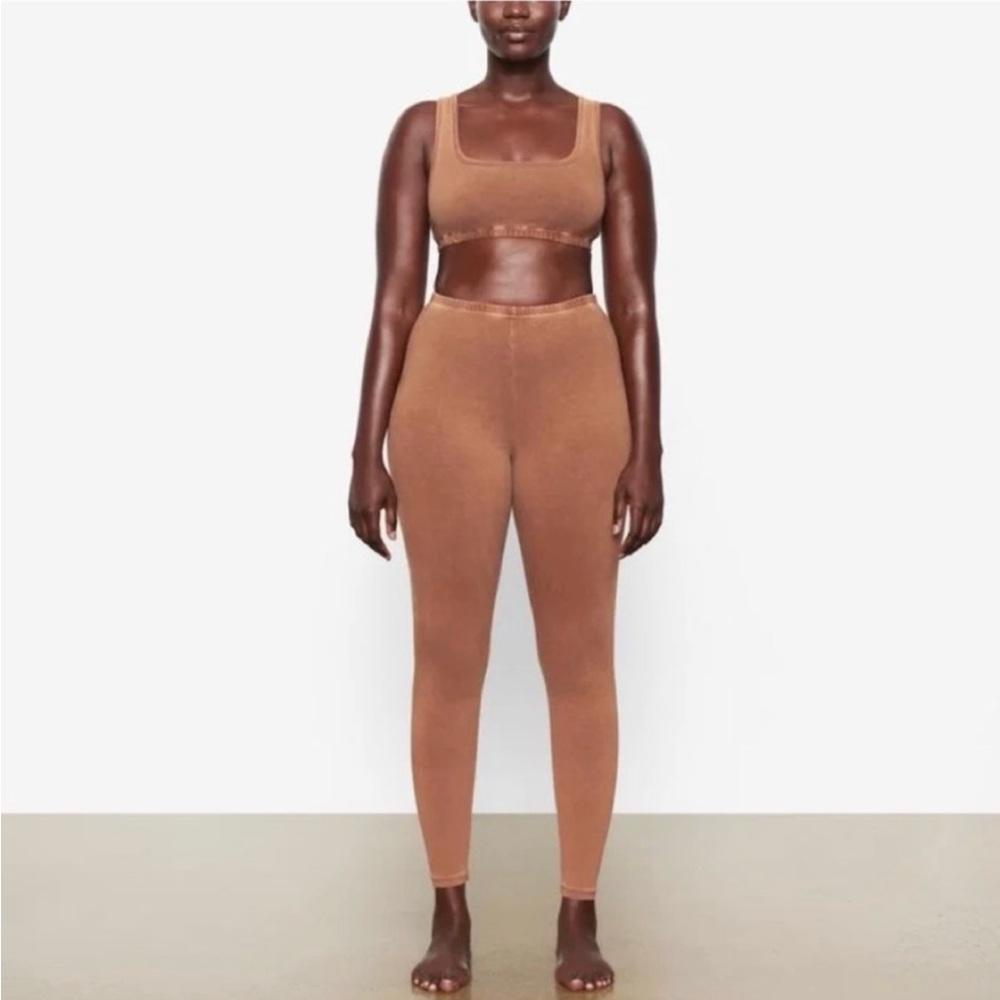 SKIMS Outdoor Legging in Camel